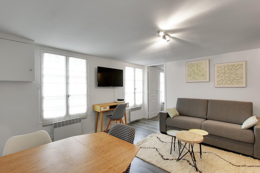 Canal Saint Martin Apartment
